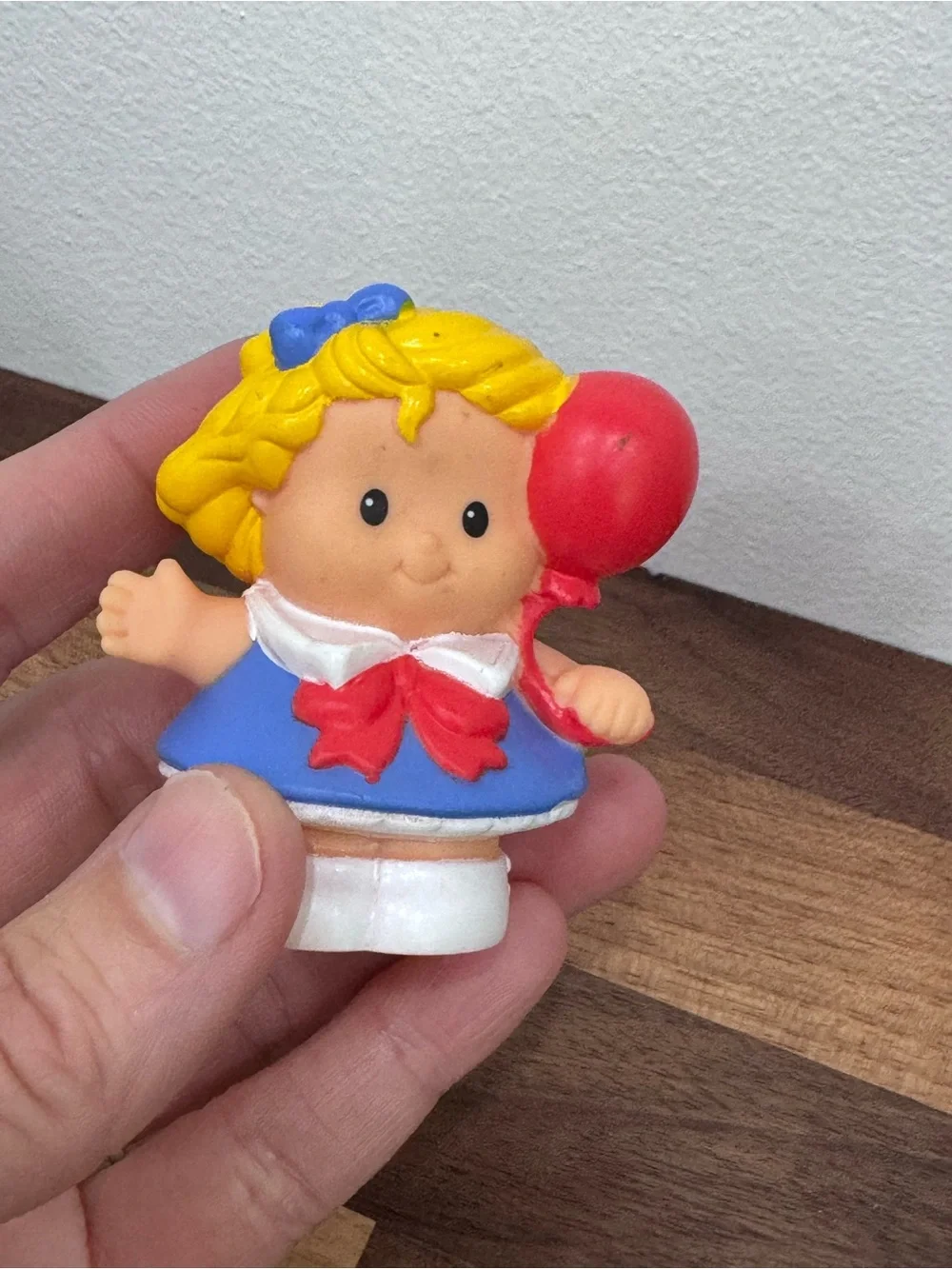 Fisher Price Little People Sarah Lynn Carnival Parade W Red Balloon as is